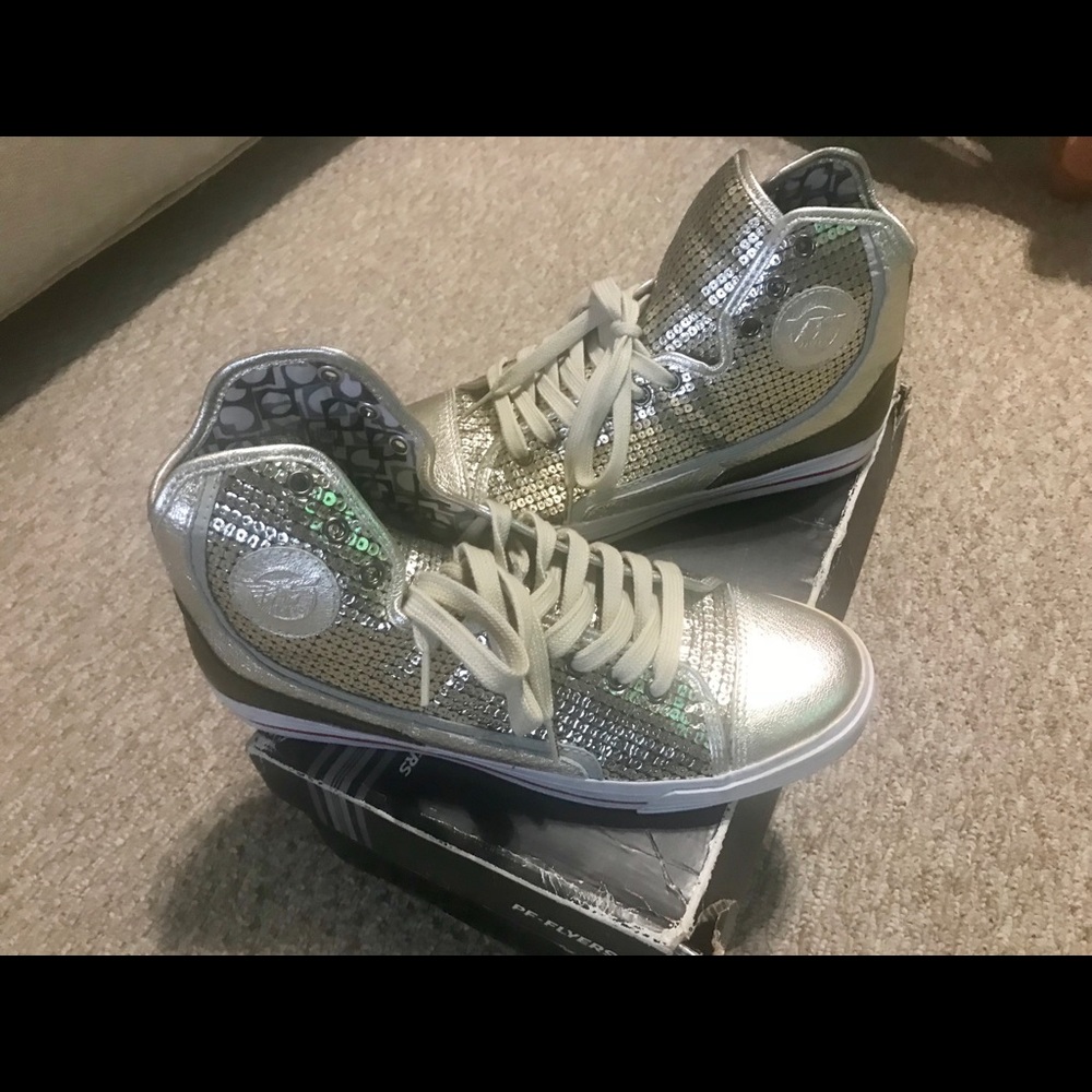 Sneakers PF Flyers. Light gold